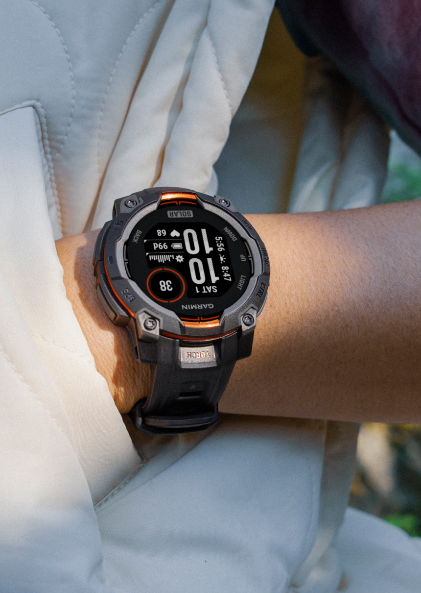 garmin instict horloge om de pols