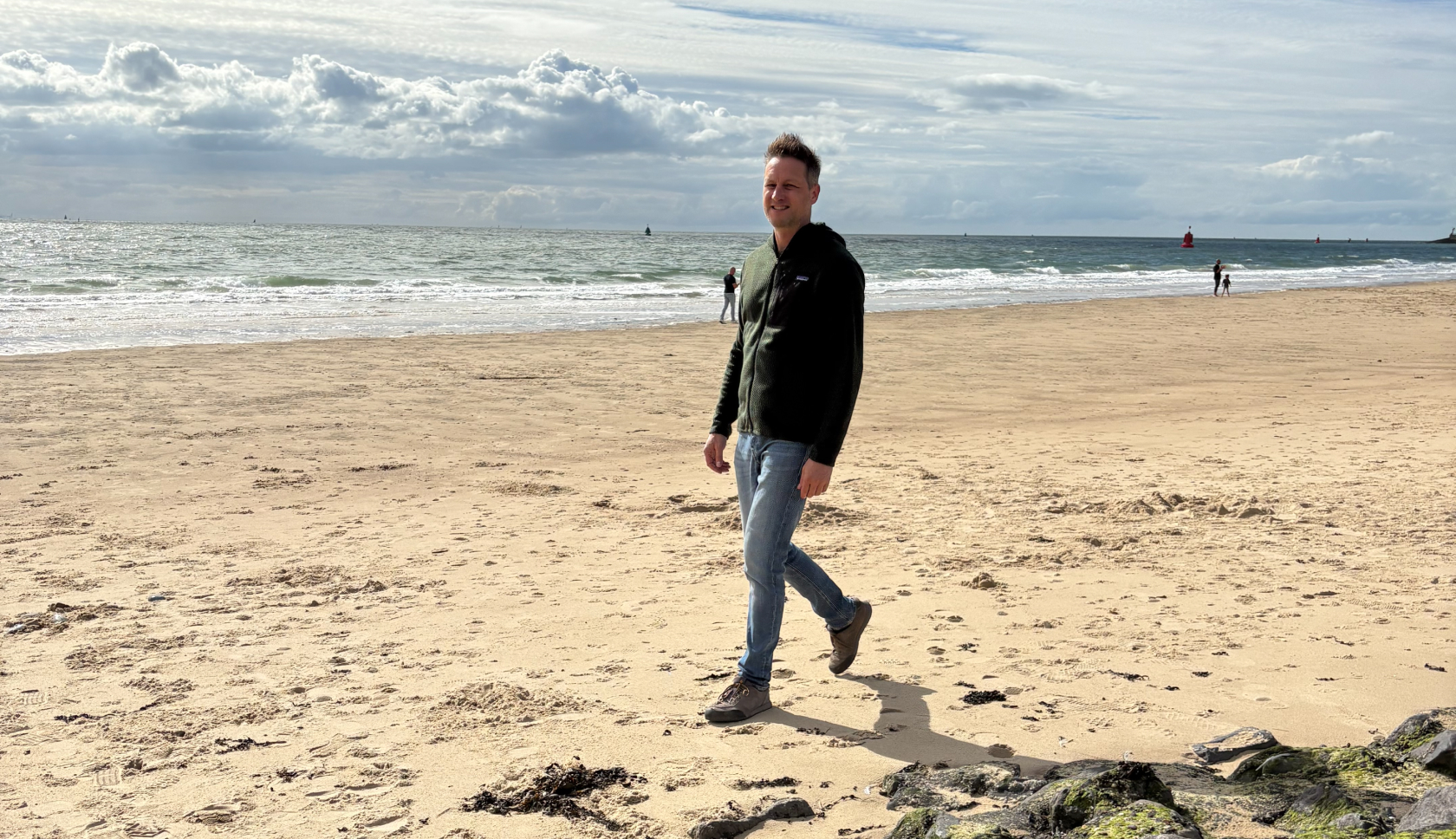 Test van de Patagonia fleece tijdens winderige omstandigheden aan zee