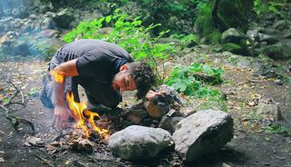 Op deze 8 prachtige natuurcampings in Europa mag je ook vuur Op deze 8 prachtige natuurcampings in Europa mag je ook vuur