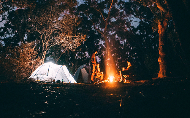 Je eigen kampvuur maken: op deze Nederlandse campings mag Op deze 8 prachtige natuurcampings in Europa mag je ook vuur