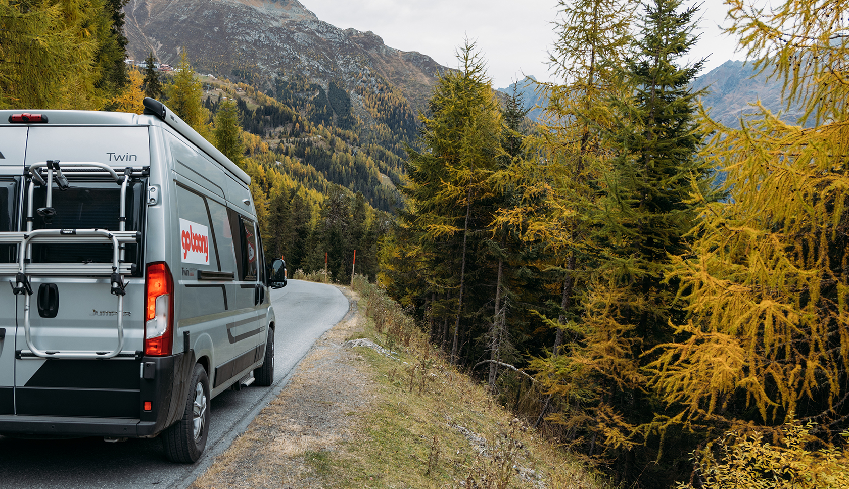 camper langs de weg in slowakije