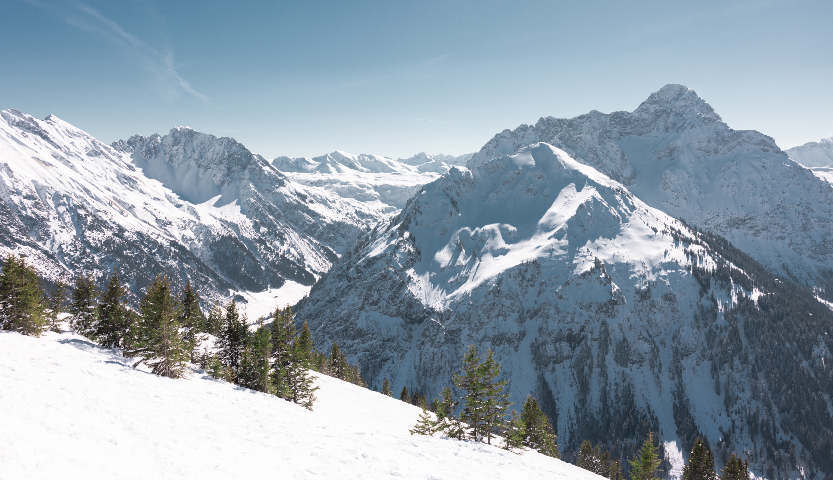 besneeuwde bergen