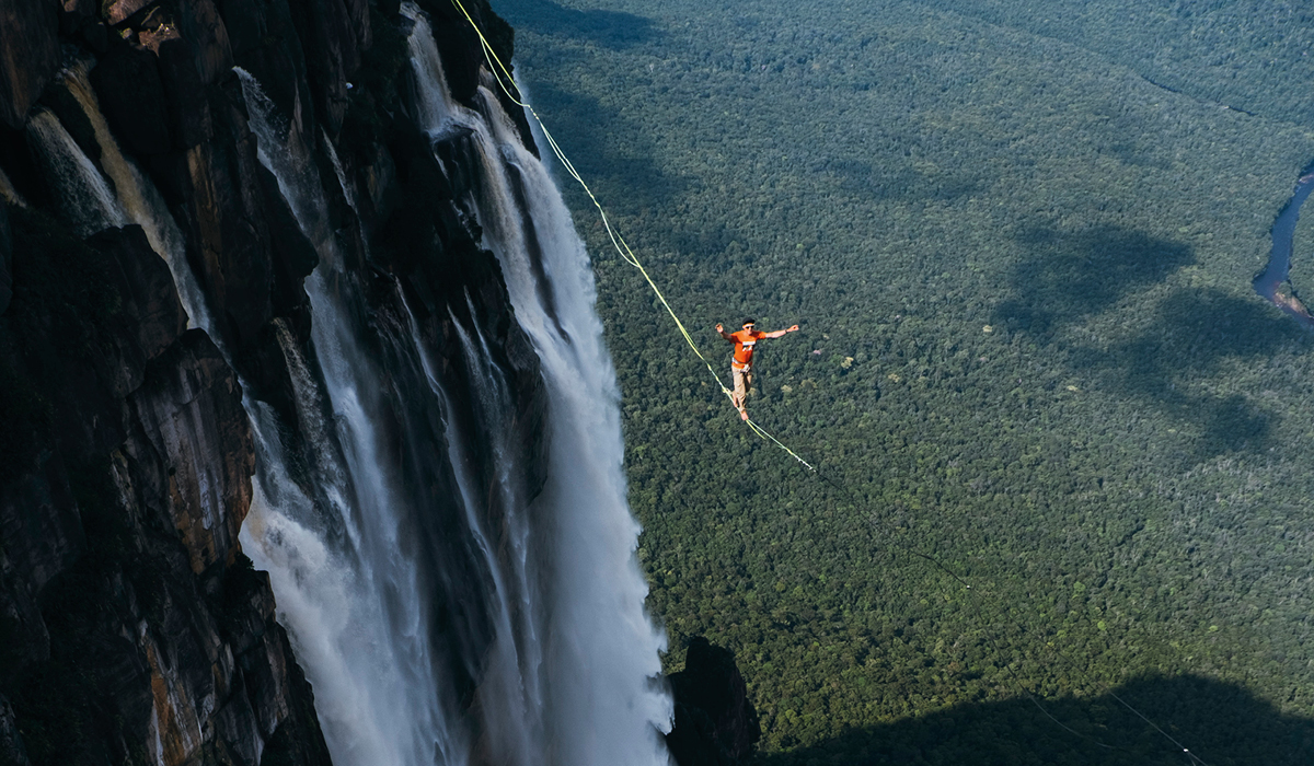 six days to the edge film