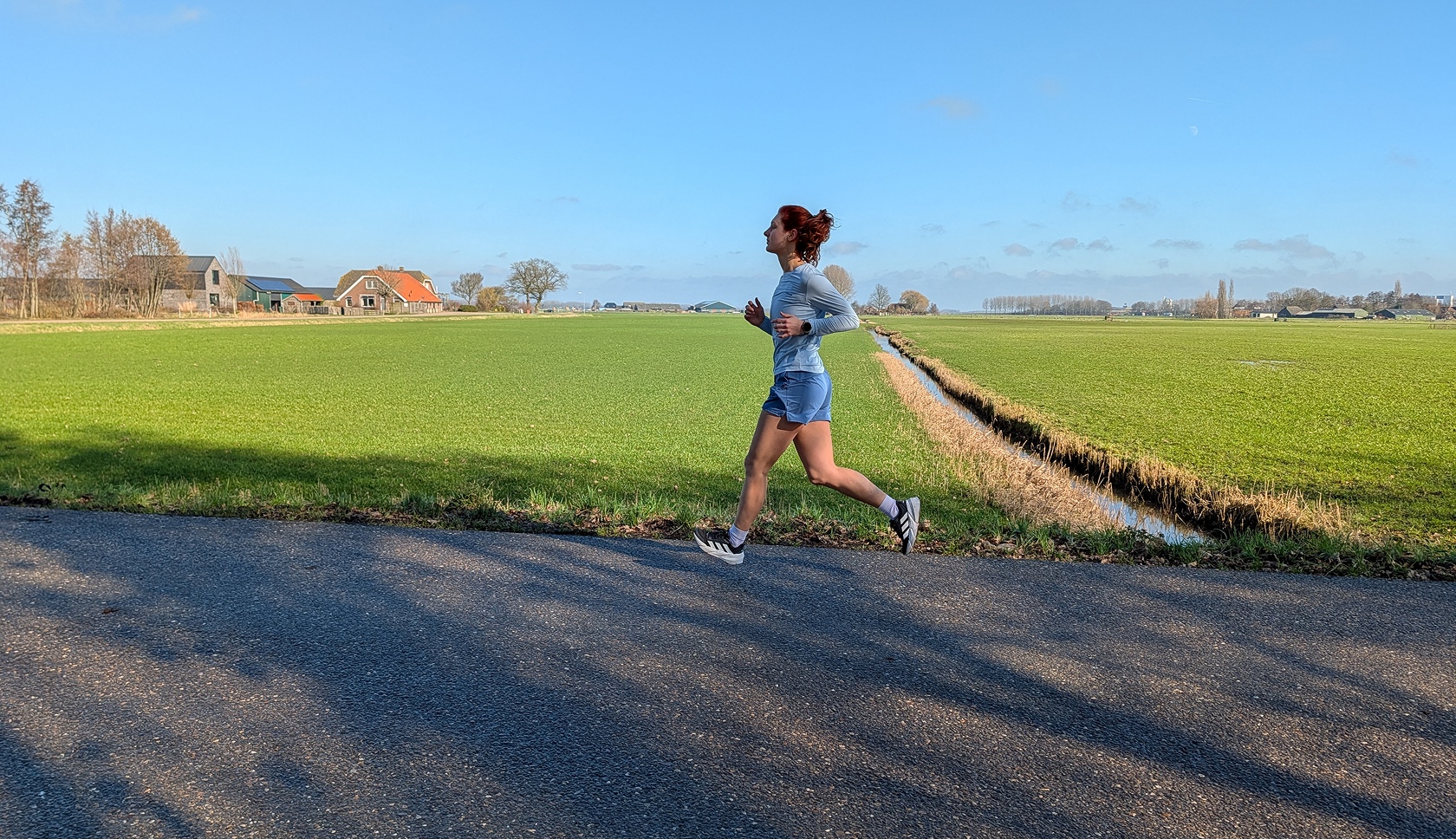 Overzichtsfoto van The North Face Glacier Fleece terwijl Fleur de fleece draagt.