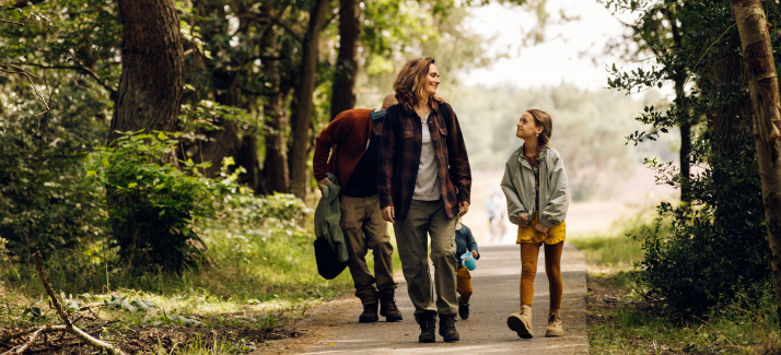 Paklijst wandelen: dit neem je mee op een dagwandeling