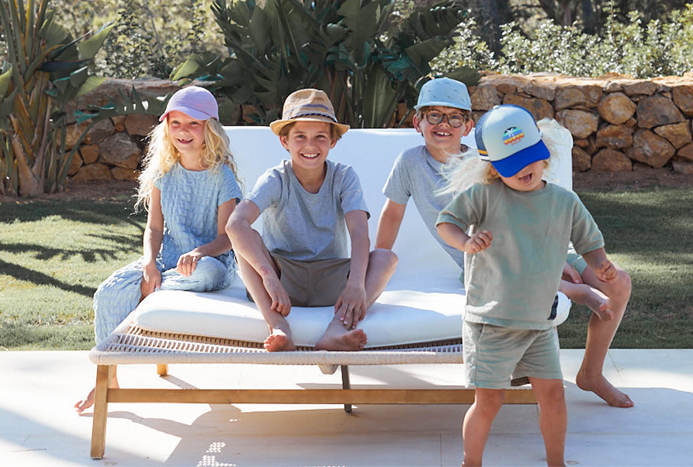 kinderen met barts accessoires