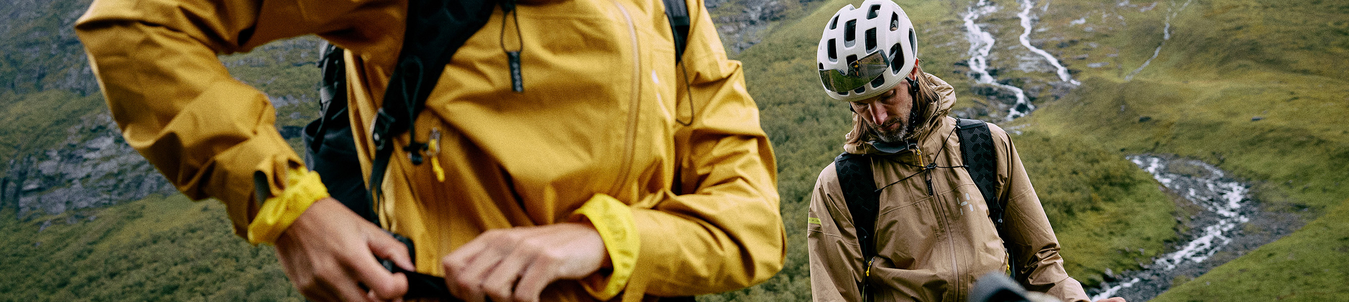 mensen in haglöfs-kleding