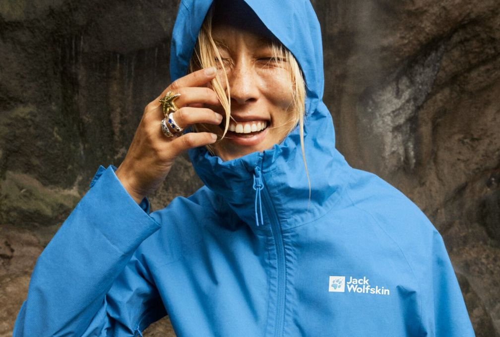 Vrouwen in Jack Wolfskin kleding