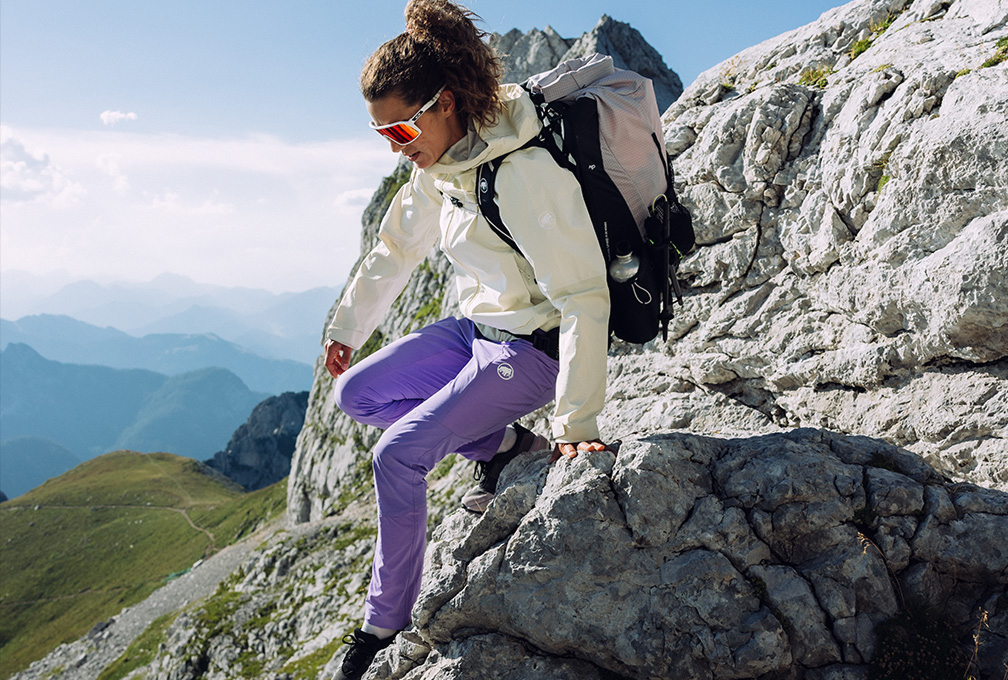 vrouw in mammut-kleding